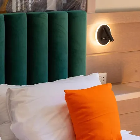 Iron Monti Coliseum 公寓 *